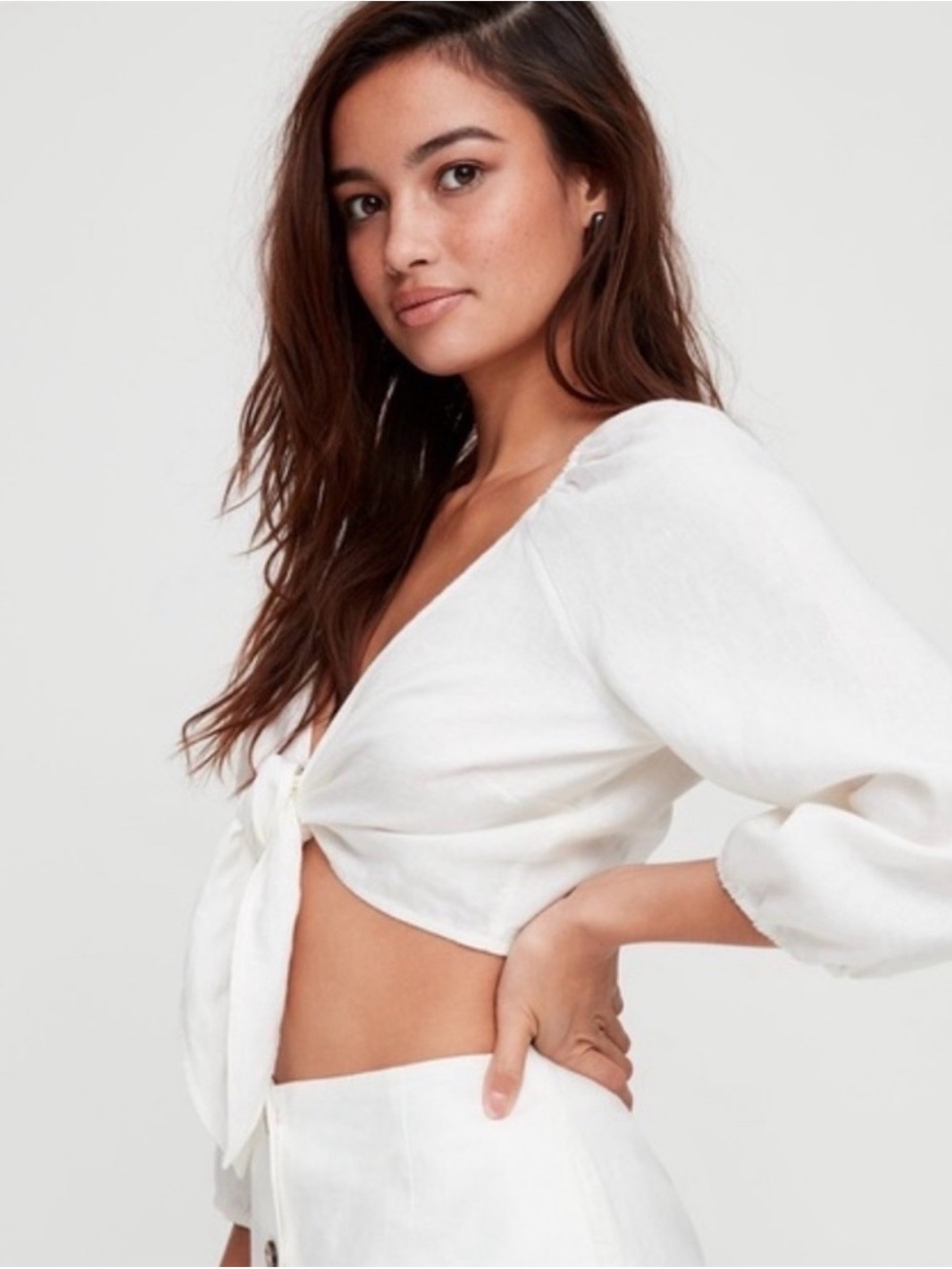 Aritzia Venus Linen front tie blouse
